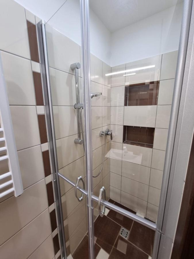Apartamento Flóra apartman Szeged Exterior foto